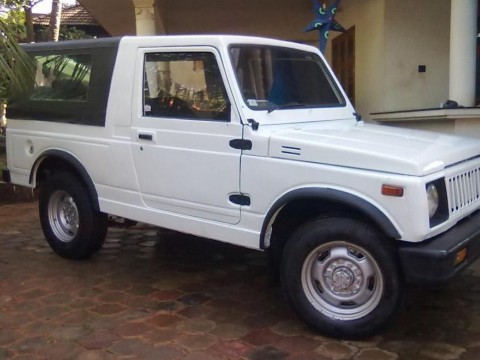 Maruti Gypsy Cabrio 1.3_i_16v_gypsy_king_(80_hp)